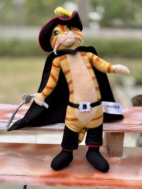 Universal Studios Shrek 4-D Puss in Boots 15” Plush